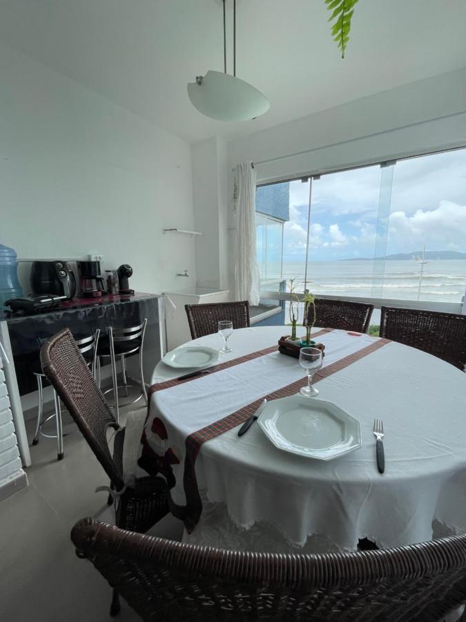 Itapema-meia Praia- 3 Quartos - Frente Mar! Apartamento Itapema