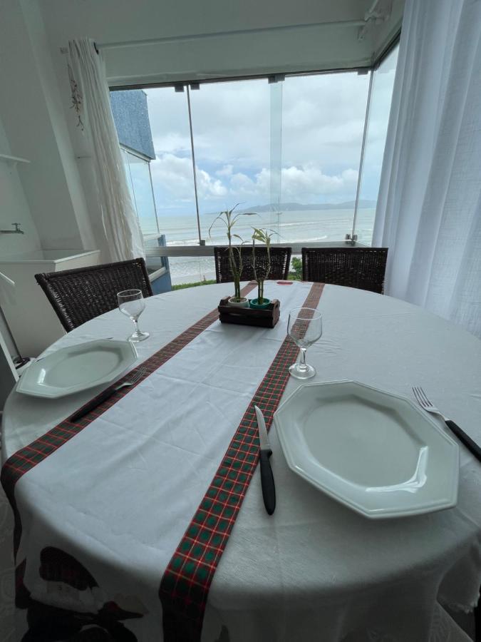 Itapema-meia Praia- 3 Quartos - Frente Mar! Apartamento *
