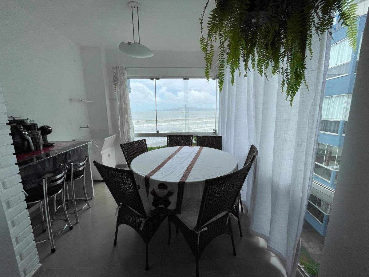 Itapema-meia Praia- 3 Quartos - Frente Mar! Apartamento *