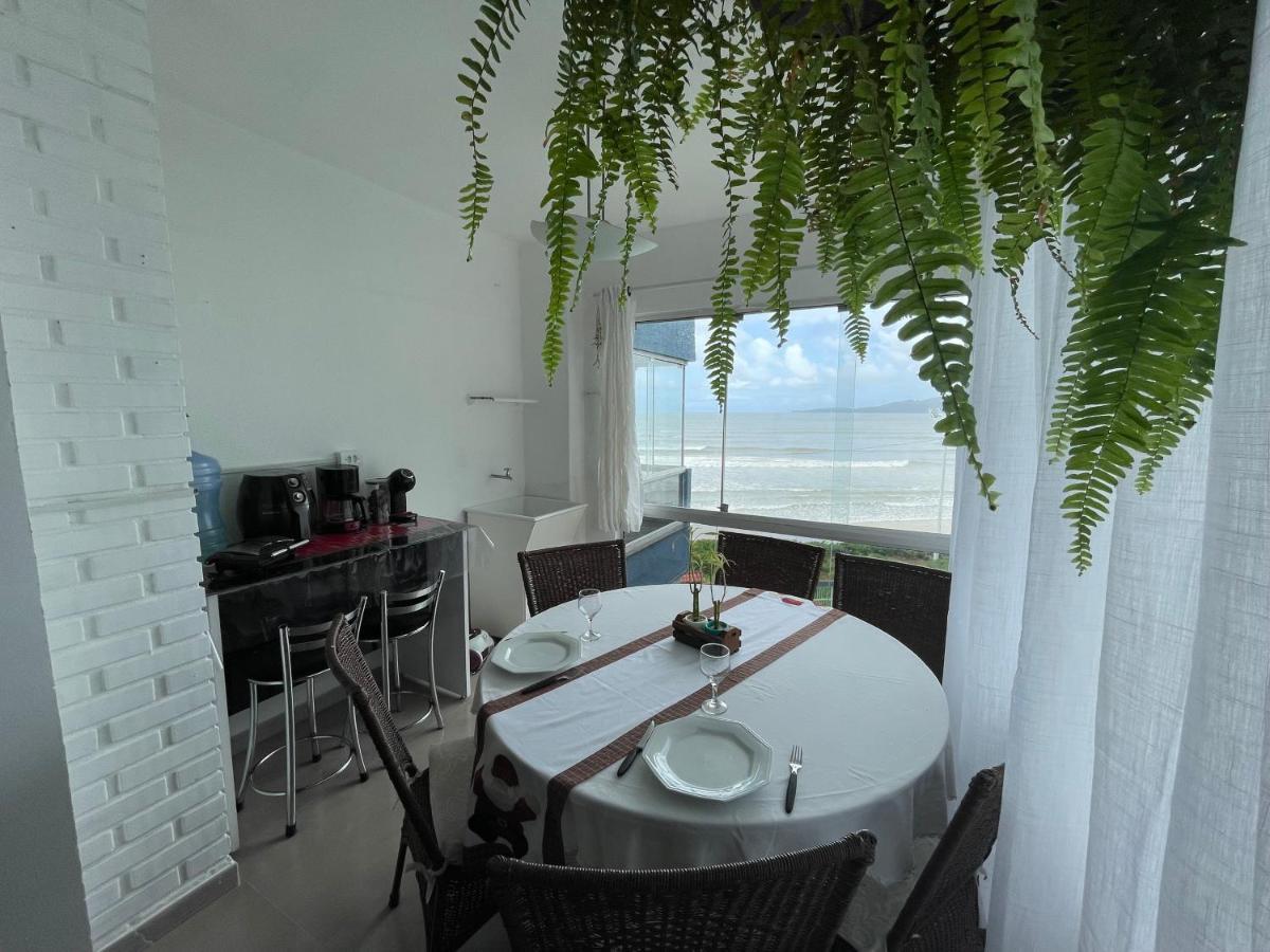 Itapema-meia Praia- 3 Quartos - Frente Mar! Apartamento Itapema