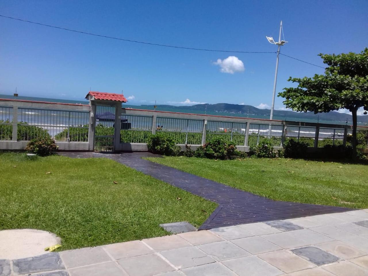 Apartamento Itapema-meia Praia- 3 Quartos - Frente Mar!
